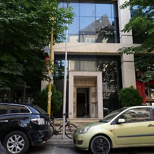 top-location-kristi-apartments-05.hotels-in-tirana.com/
